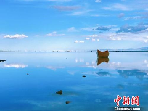  資料圖：“天空之鏡”茶卡鹽湖?！埨ぁz
