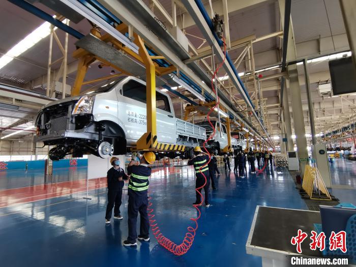 4月初，成功汽車全面復(fù)工復(fù)產(chǎn)。尤其是隨著疫情得到控制，該公司的生產(chǎn)力度也不斷加大?！「唢w 攝