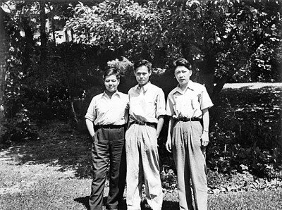 舍我其誰(shuí)報(bào)國(guó)志，碧血丹心愛(ài)國(guó)情